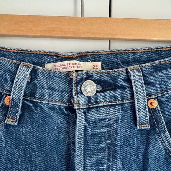Levi’s Ribcage Straight - Picture 5 of 5